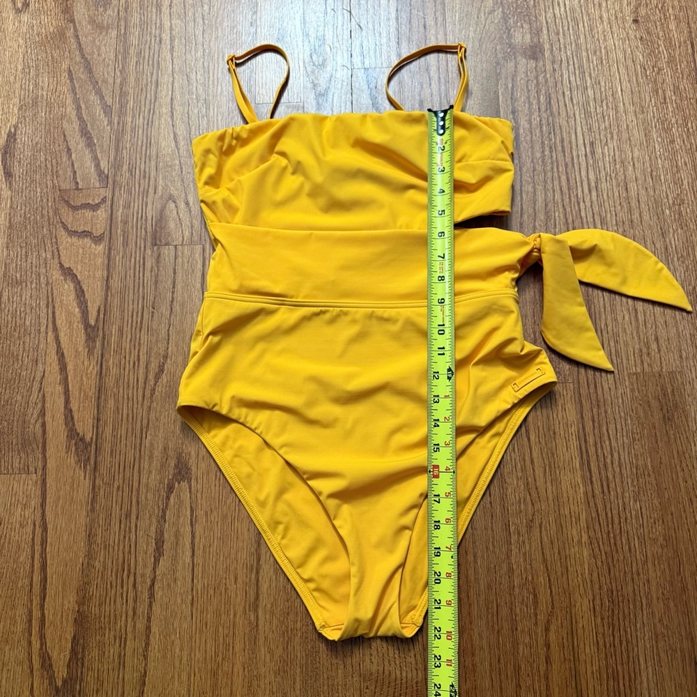 Zimmerman Knotted cutout bandeau swimsuit in saffron size 8 - Picture 15 of 16